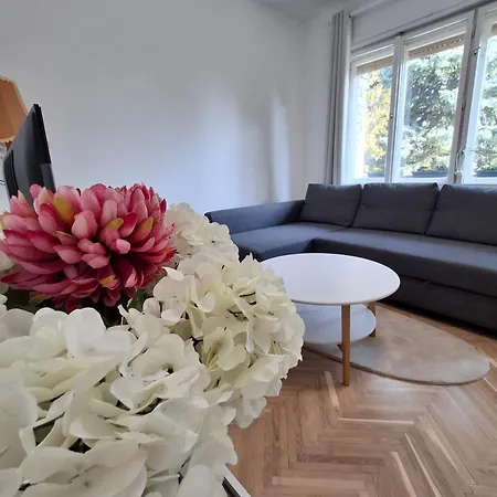 Hortensia Apartment *